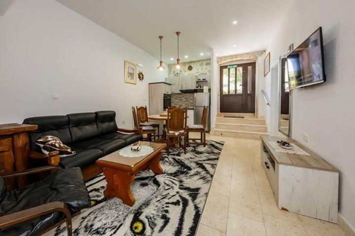 Apartman Lavanda Каштела Экстерьер фото